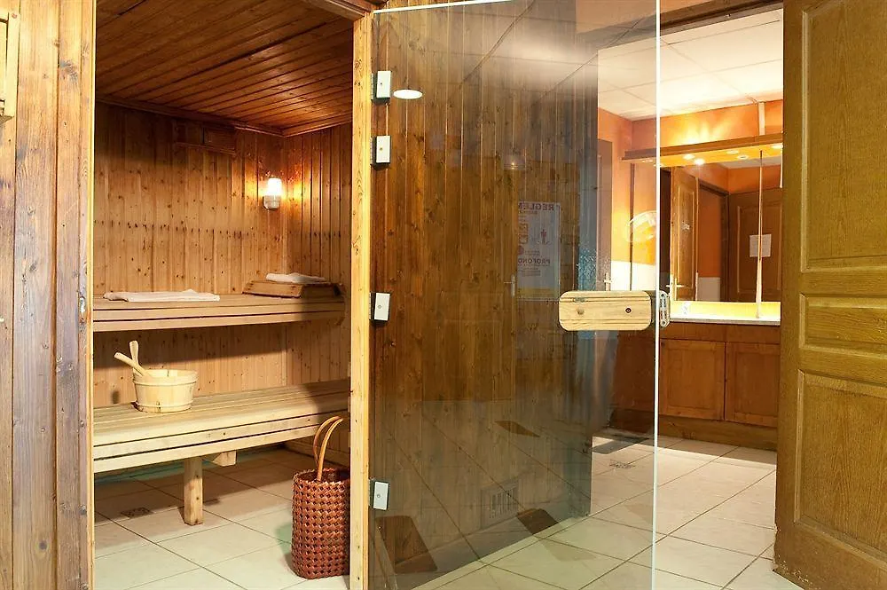 Madame Vacances - Residence Les Valmonts Valloire 2*,  France